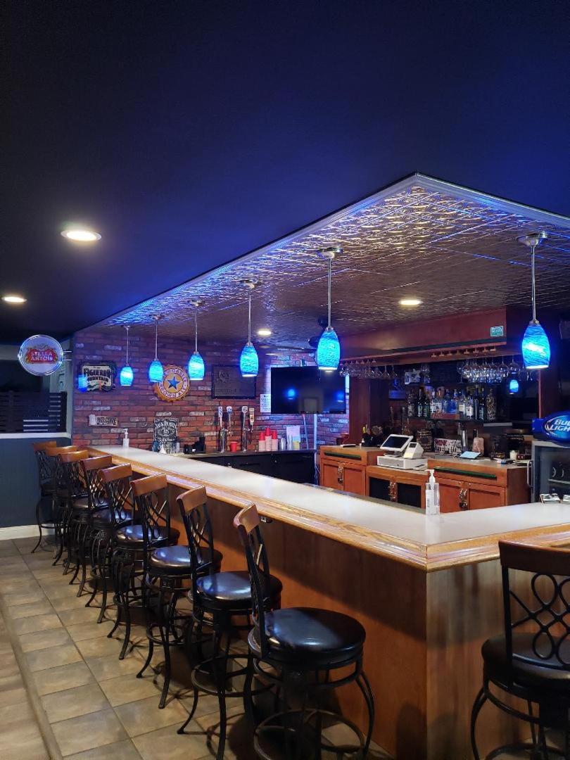 O'Cairns Inn And Suites Lompoc ภายนอก รูปภาพ