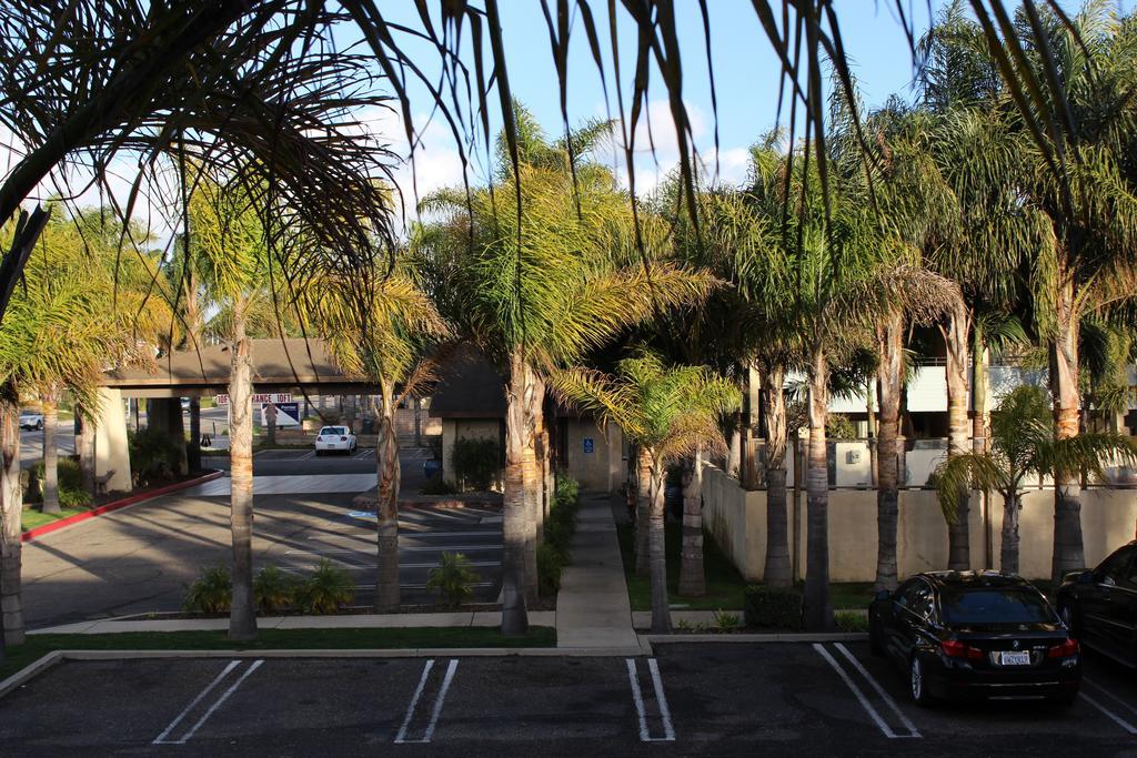 O'Cairns Inn And Suites Lompoc ภายนอก รูปภาพ