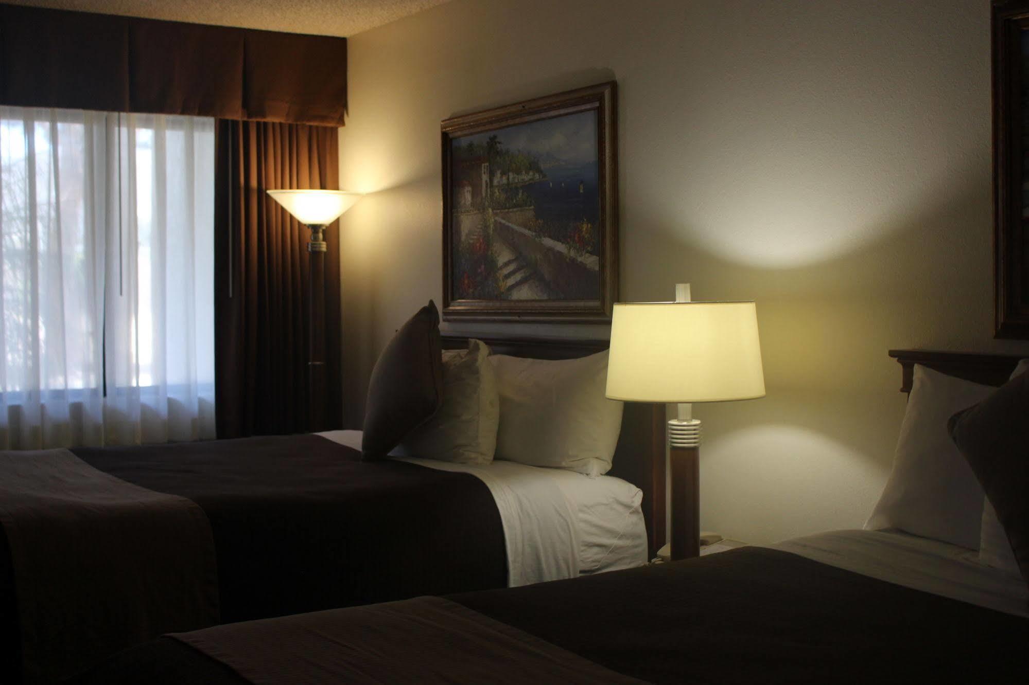 O'Cairns Inn And Suites Lompoc ภายนอก รูปภาพ