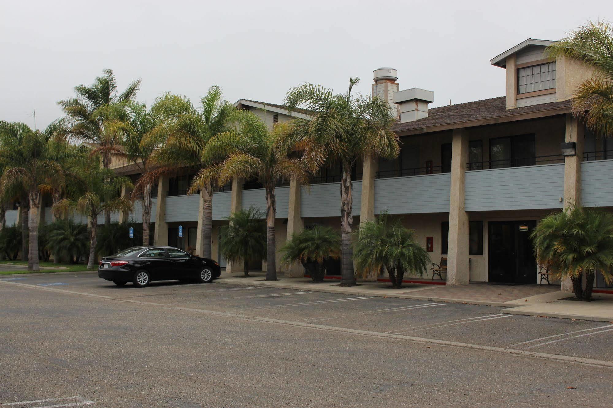 O'Cairns Inn And Suites Lompoc ภายนอก รูปภาพ