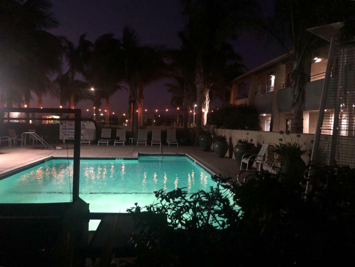 O'Cairns Inn And Suites Lompoc ภายนอก รูปภาพ